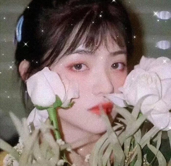 夜色中的她